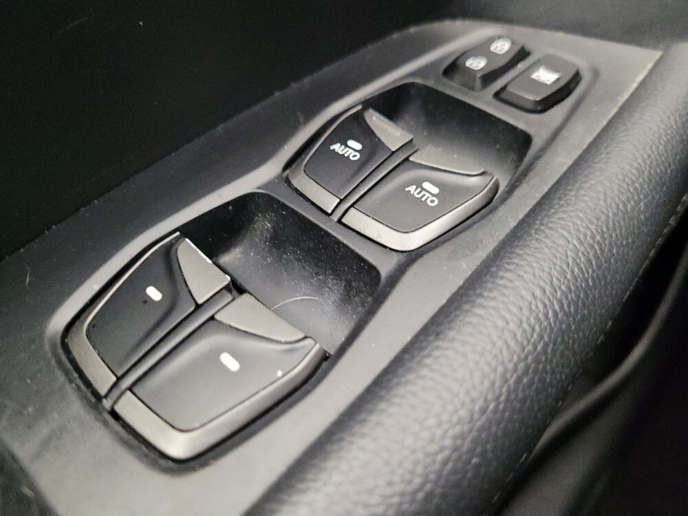 2017 Hyundai Santa Fe in Eastpointe, MI 48021 - 18037785 27