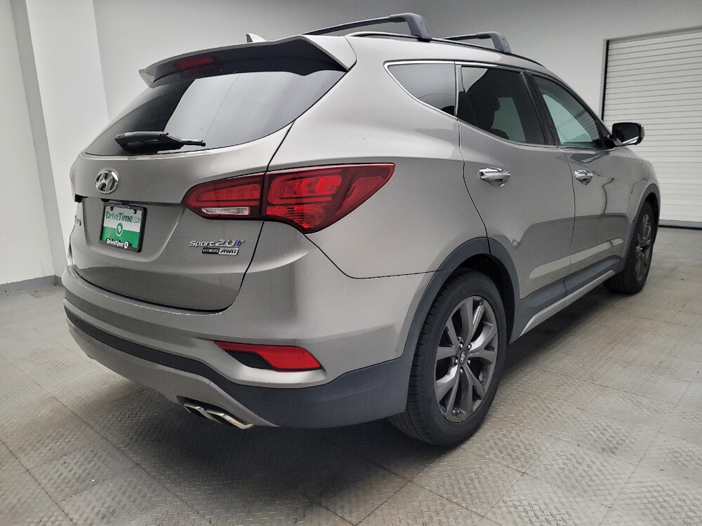 2017 Hyundai Santa Fe in Eastpointe, MI 48021 - 18037785 9