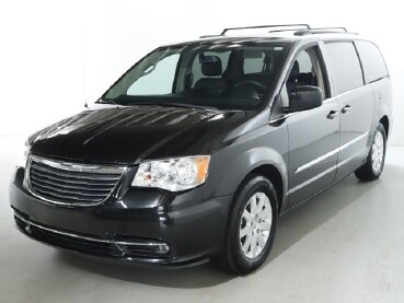 2016 Chrysler Town & Country in Bedford, OH 44146