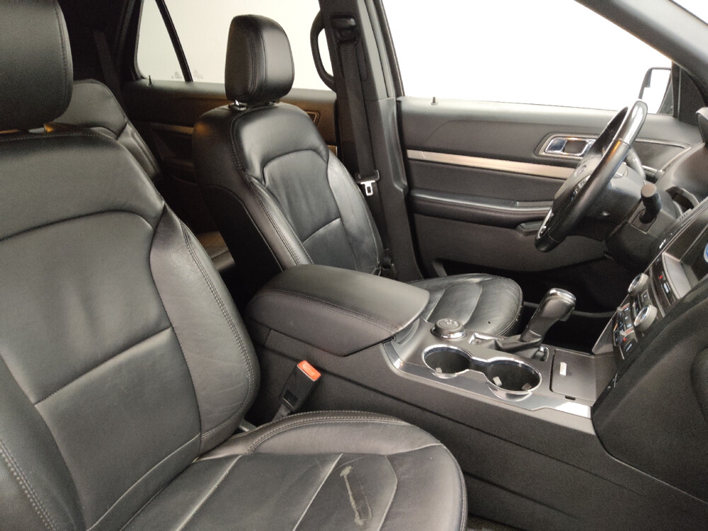 2018 Ford Explorer in St. Louis, MO 63136 - 18038504 21