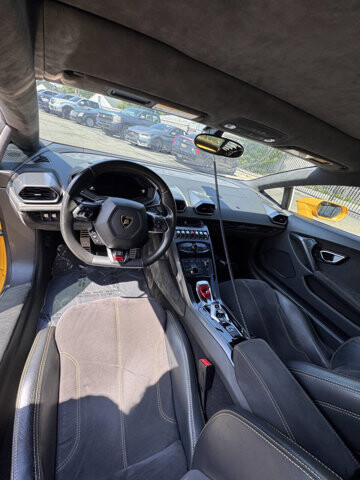 2015 Lamborghini Huracan in Eastpointe, MI 48021 - 18038706 9