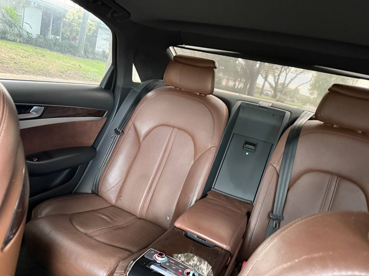 2011 Audi A8 in Hollywood, FL 33023-1906 - 18039186 8