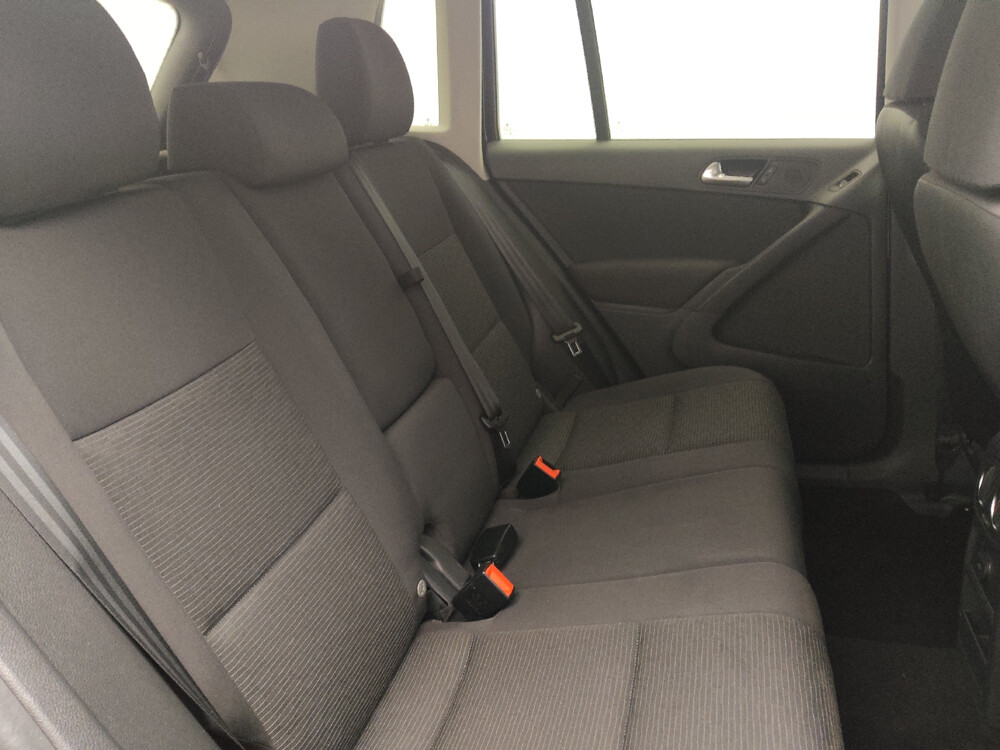 2017 Volkswagen Tiguan in Gainesville, FL 32609 - 18039623 19