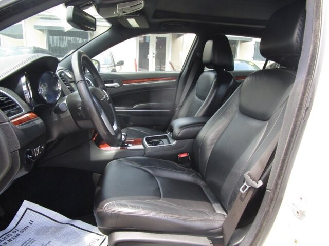 2013 Chrysler 300 in Tampa, FL 33604-6914 - 18039917 8