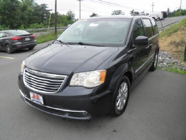 2014 Chrysler Town & Country in Barton, MD 21521