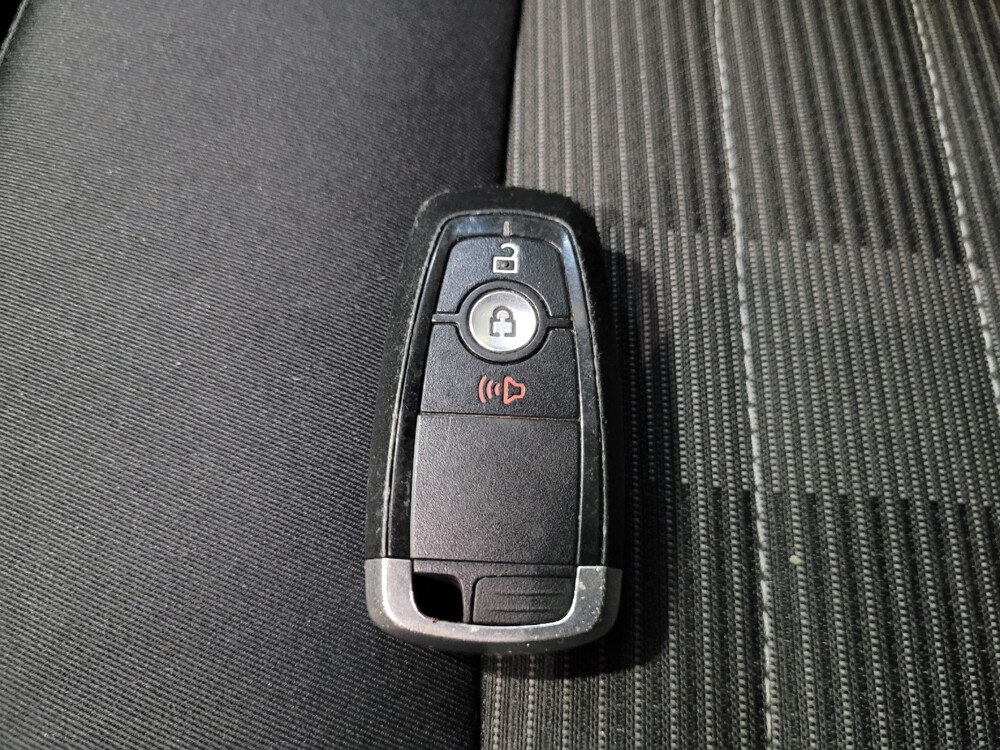 2017 Ford Edge in Temple Hills, MD 20746 - 18040035 32