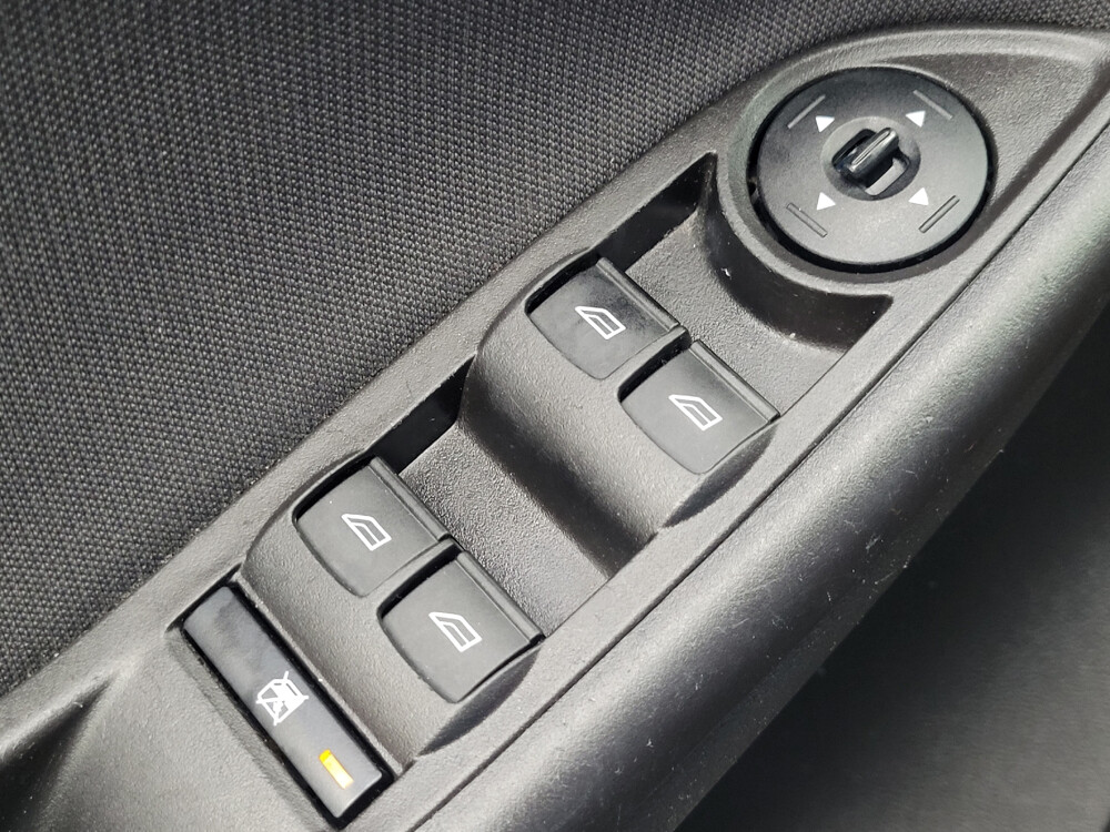 2018 Ford Focus in Memphis, TN 38128 - 18040081 27