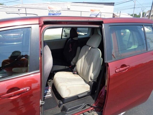 2012 Mazda MAZDA5 in Lebanon, TN 37087-3302 - 18040136 6