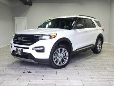 2022 Ford Explorer in Cinnaminson, NJ 08077