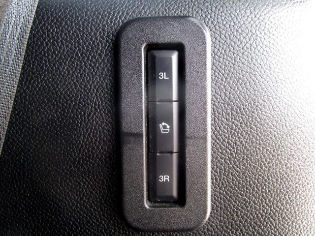 2017 Lincoln Navigator in Tampa, FL 33604-6914 - 18040533 34