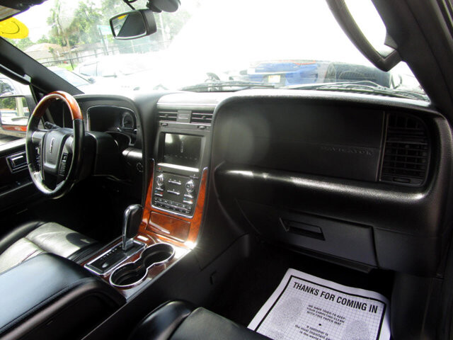 2017 Lincoln Navigator in Tampa, FL 33604-6914 - 18040533 15