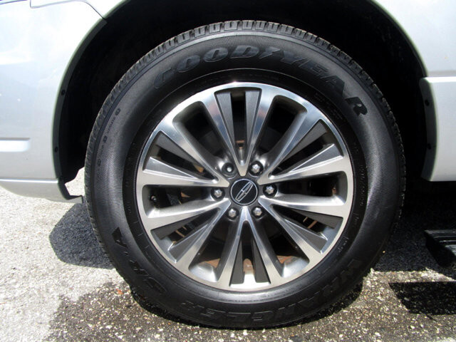 2017 Lincoln Navigator in Tampa, FL 33604-6914 - 18040533 24