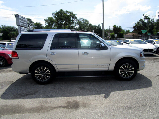 2017 Lincoln Navigator in Tampa, FL 33604-6914 - 18040533 32