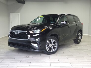 2021 Toyota Highlander in Cinnaminson, NJ 08077
