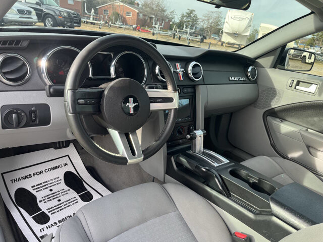 2009 Ford Mustang in Hickory, NC 28602-5144 - 18041335 10