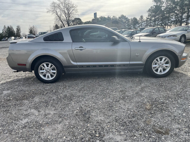 2009 Ford Mustang in Hickory, NC 28602-5144 - 18041335 4