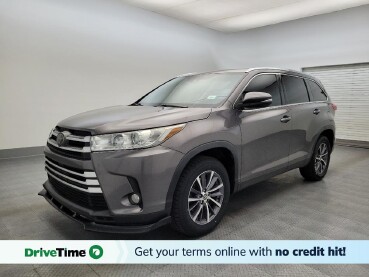2019 Toyota Highlander in Glendale, AZ 85301