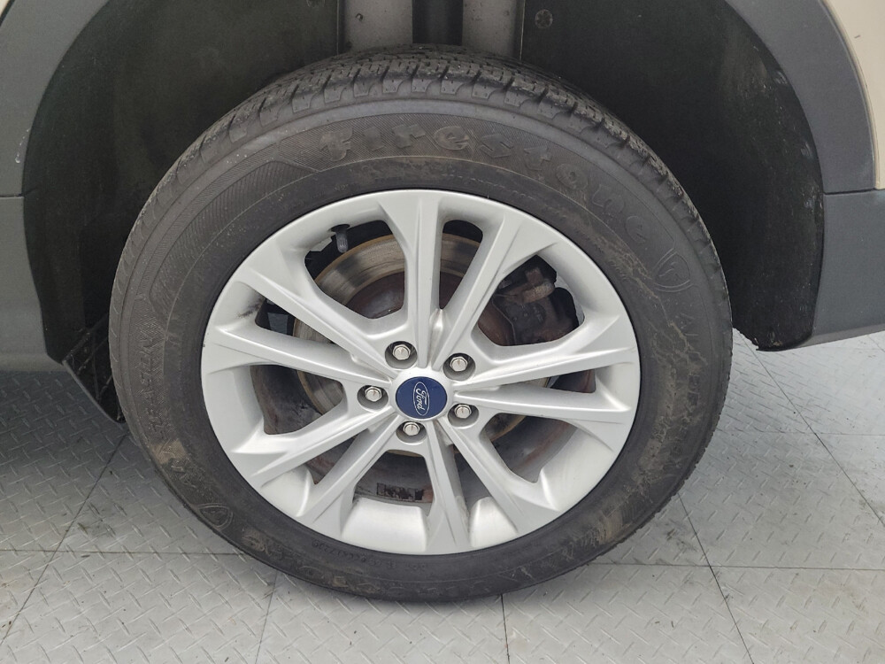 2018 Ford Escape in Louisville, KY 40258 - 18041857 31