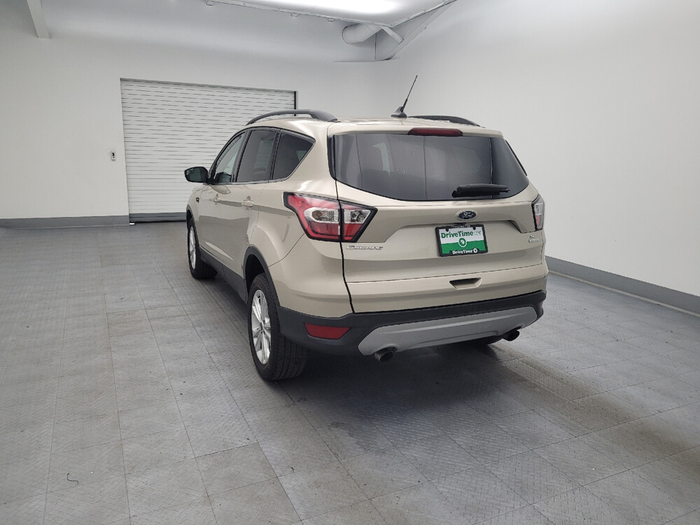 2018 Ford Escape in Louisville, KY 40258 - 18041857 5
