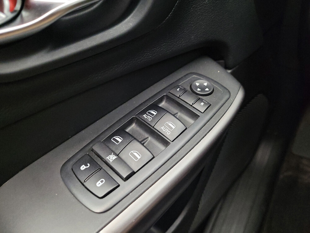 2019 Jeep Cherokee in Riverside, CA 92504 - 18041937 27