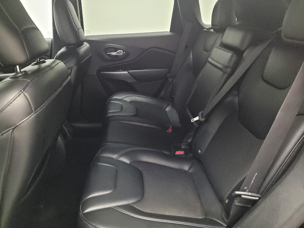 2019 Jeep Cherokee in Riverside, CA 92504 - 18041937 18