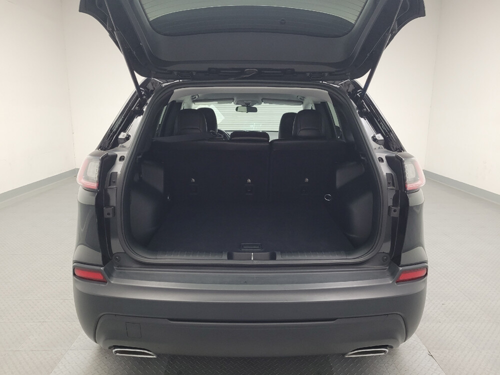 2019 Jeep Cherokee in Riverside, CA 92504 - 18041937 29