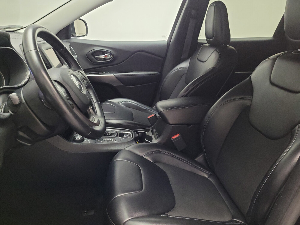 2019 Jeep Cherokee in Riverside, CA 92504 - 18041937 17