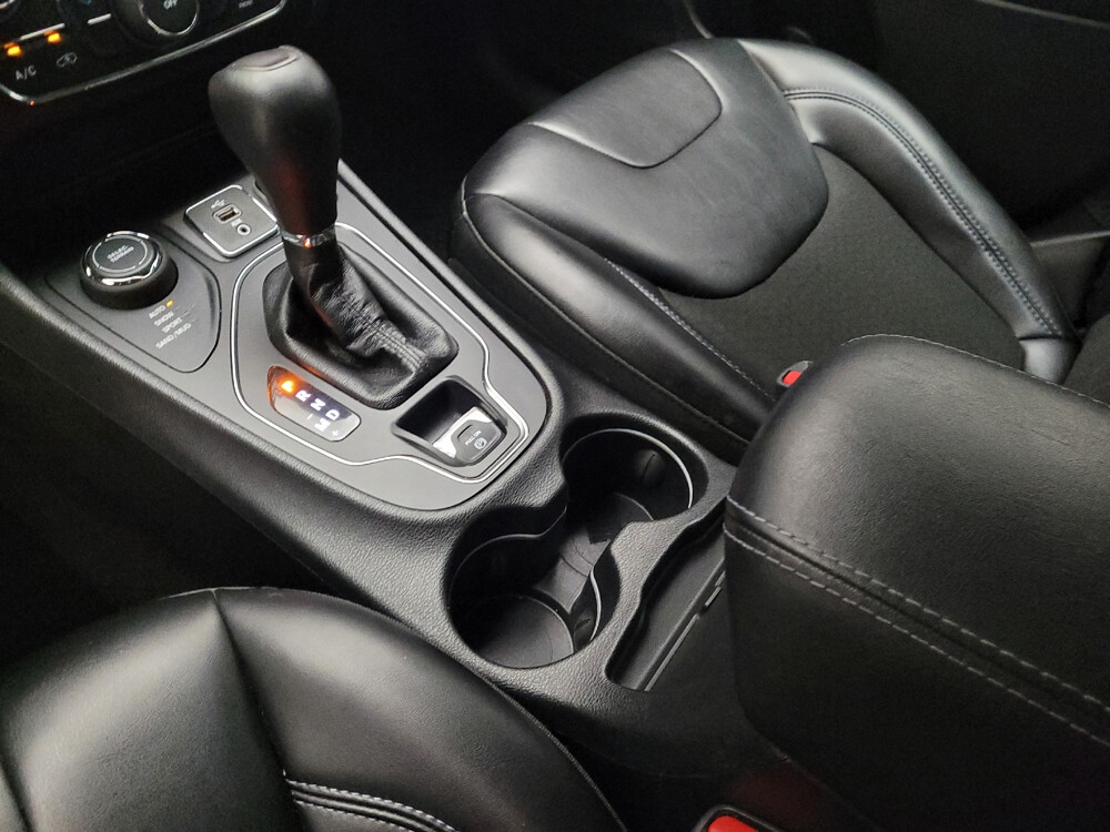 2019 Jeep Cherokee in Riverside, CA 92504 - 18041937 26