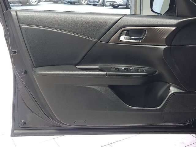 2016 Honda Accord in Cinnaminson, NJ 08077 - 18042048 9