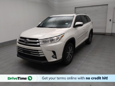 2019 Toyota Highlander in Independence, MO 64055
