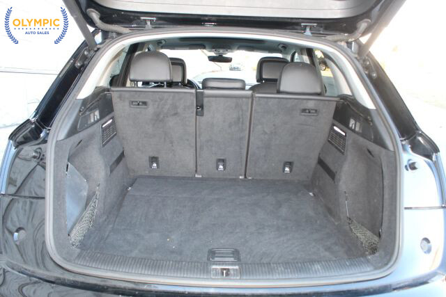 2018 Audi Q5 in Decatur, GA 30032 - 18042689 44