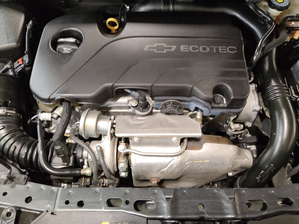 2018 Chevrolet Cruze in Plano, TX 75074 - 18042917 30