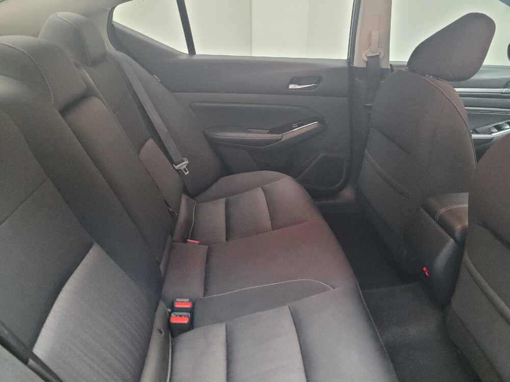 2021 Nissan Altima in Grand Rapids, MI 49508 - 18043077 19