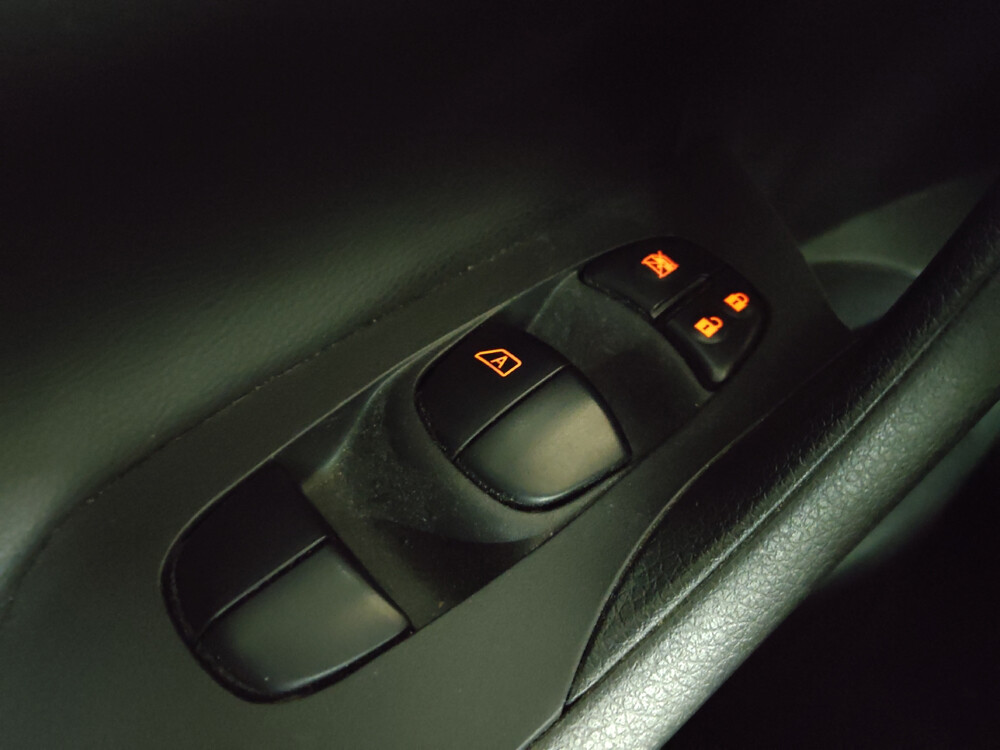 2017 Nissan Altima in Stone Mountain, GA 30083 - 18043164 27