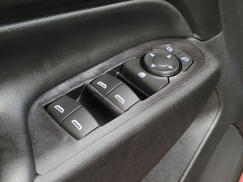 2018 Chevrolet Equinox in Pittsburgh, PA 15236 - 18043311 27