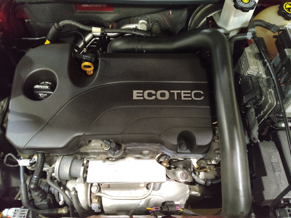 2018 Chevrolet Equinox in Pittsburgh, PA 15236 - 18043311 30