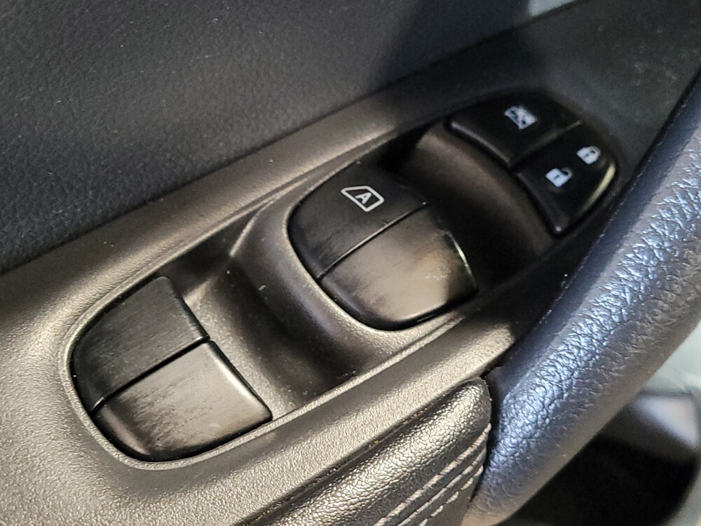 2018 Nissan Rogue in Gainesville, FL 32609 - 18043809 27