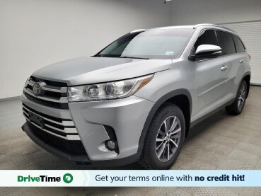 2019 Toyota Highlander in Eastpointe, MI 48021