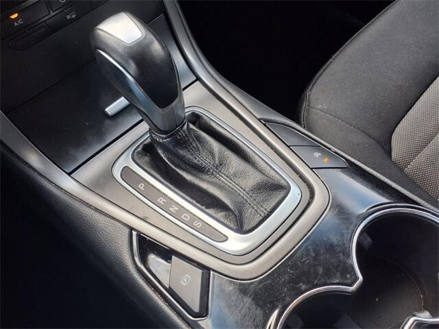 2018 Ford Edge in Troy, IL 62294-1376 - 18043945 9