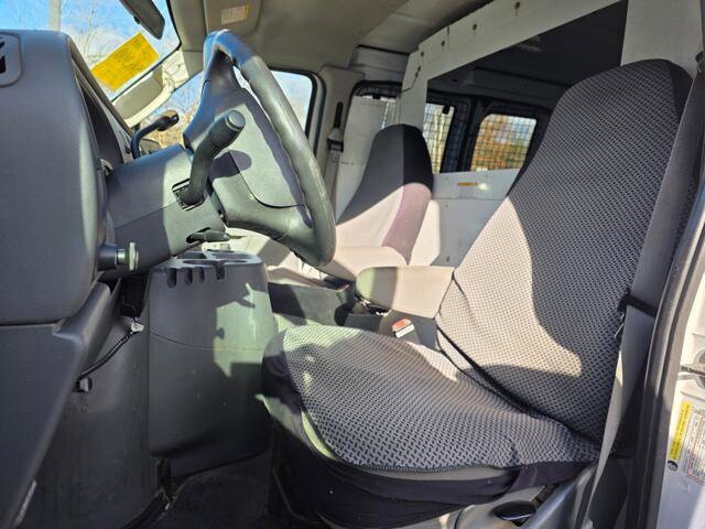 2005 Ford E-250 and Econoline 250 in Blauvelt, NY 10913 - 18044235 12