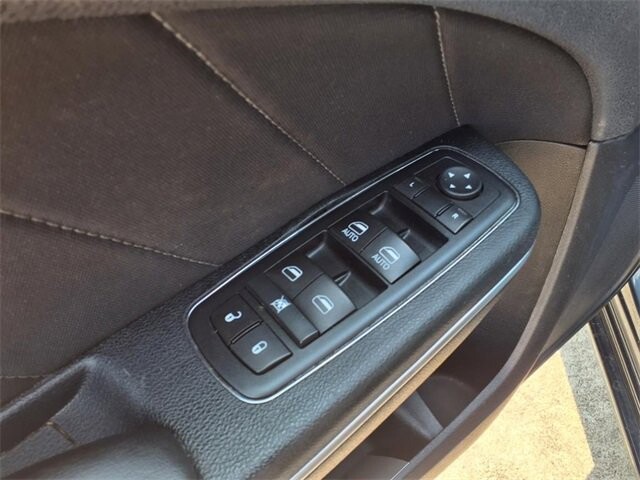 2017 Dodge Charger in Troy, IL 62294-1376 - 18044438 17