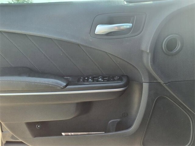 2017 Dodge Charger in Troy, IL 62294-1376 - 18044438 16