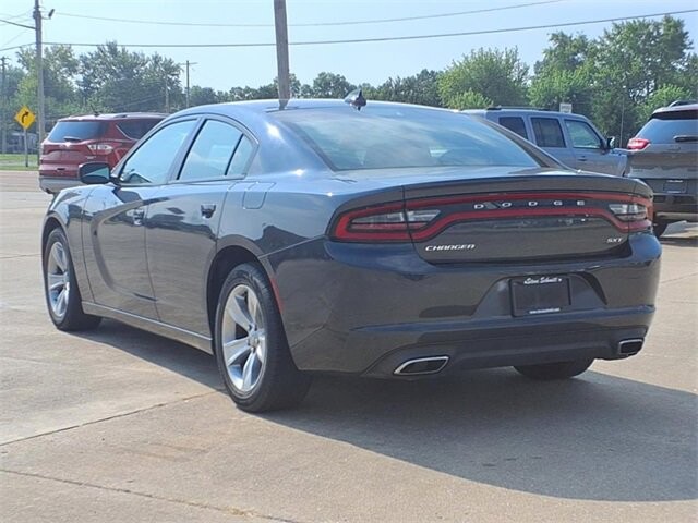 2017 Dodge Charger in Troy, IL 62294-1376 - 18044438 3