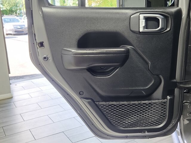 2020 Jeep Wrangler in Cinnaminson, NJ 08077 - 18044440 12