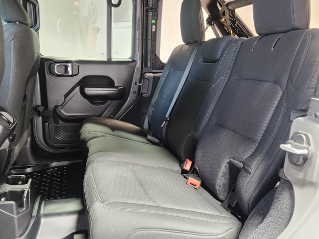 2020 Jeep Wrangler in Cinnaminson, NJ 08077 - 18044440 13