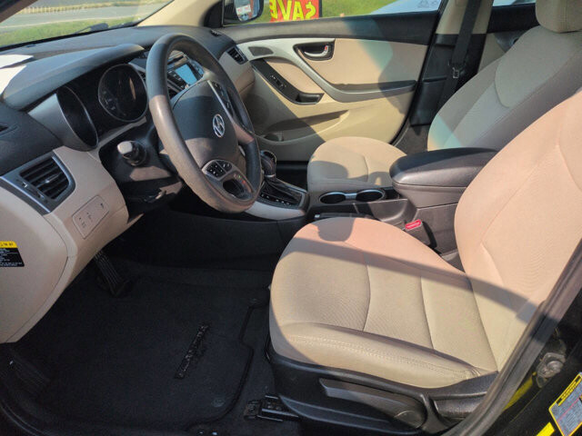 2016 Hyundai Elantra in North Little Rock, AR 72117-1620 - 18044458 5