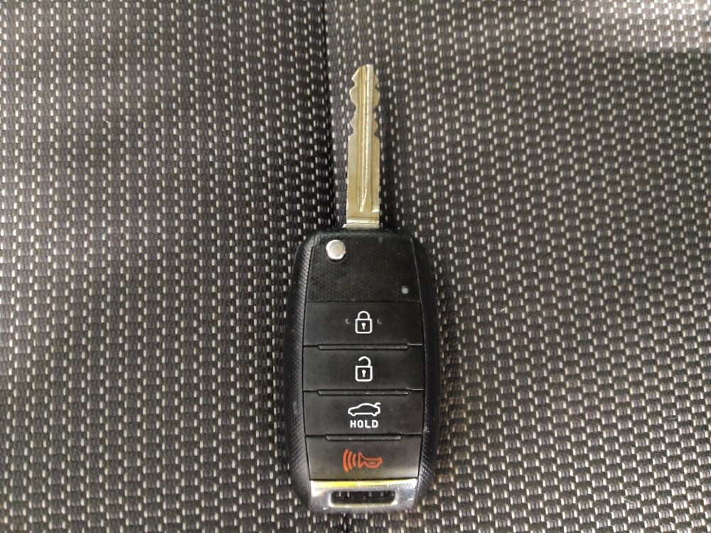 2017 Kia Forte in Columbus, OH 43228 - 18044647 32