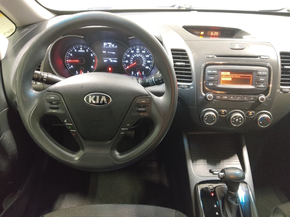 2017 Kia Forte in Columbus, OH 43228 - 18044647 22
