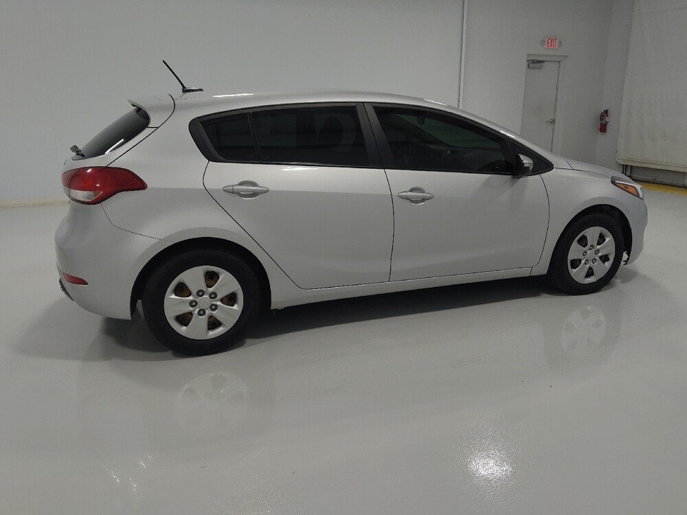 2017 Kia Forte in Columbus, OH 43228 - 18044647 10