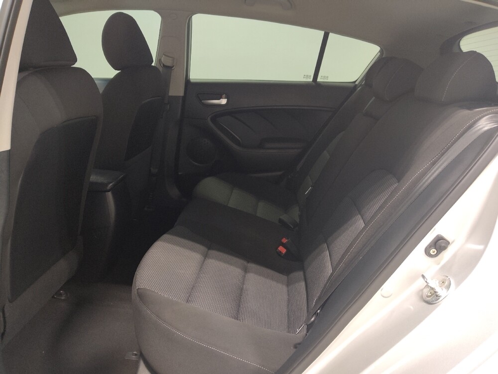 2017 Kia Forte in Columbus, OH 43228 - 18044647 18